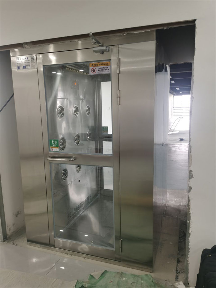 常州福之源食品有限公司風淋室安裝現場